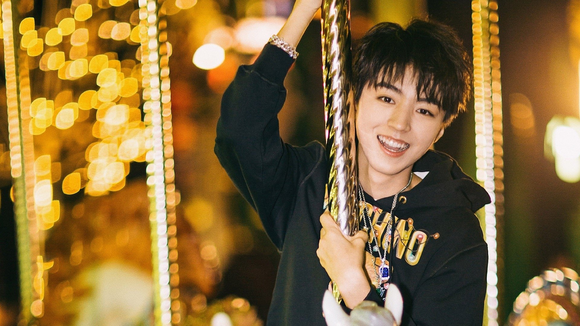 _最后的狂欢：体育节日全城狂欢盛典_，最后的狂欢歌曲