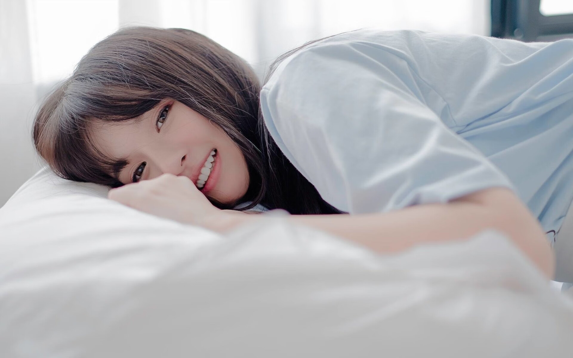 开云入口-马德里德比火爆进行，皇马力压马竞登顶，马德里竞技vs皇马